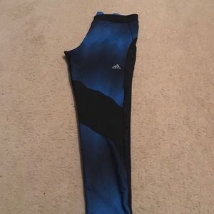 💜Adidas Tecfit black and blue capris💜
